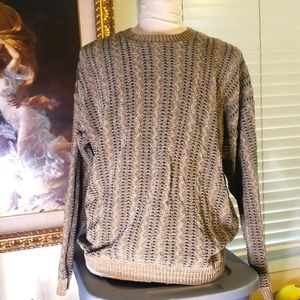 7S4.  TUNDRA sweater